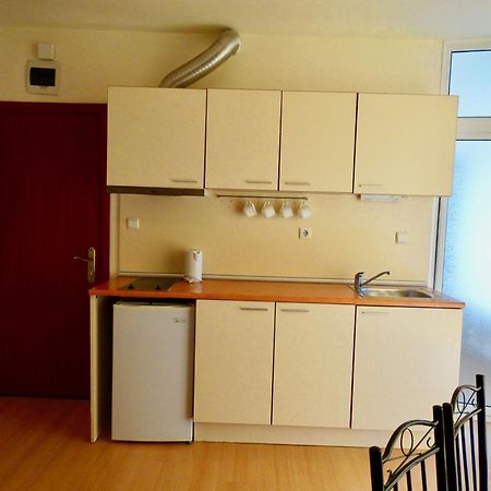 Rainbow 2 Holiday Complex Pantai Sunny Bagian luar foto