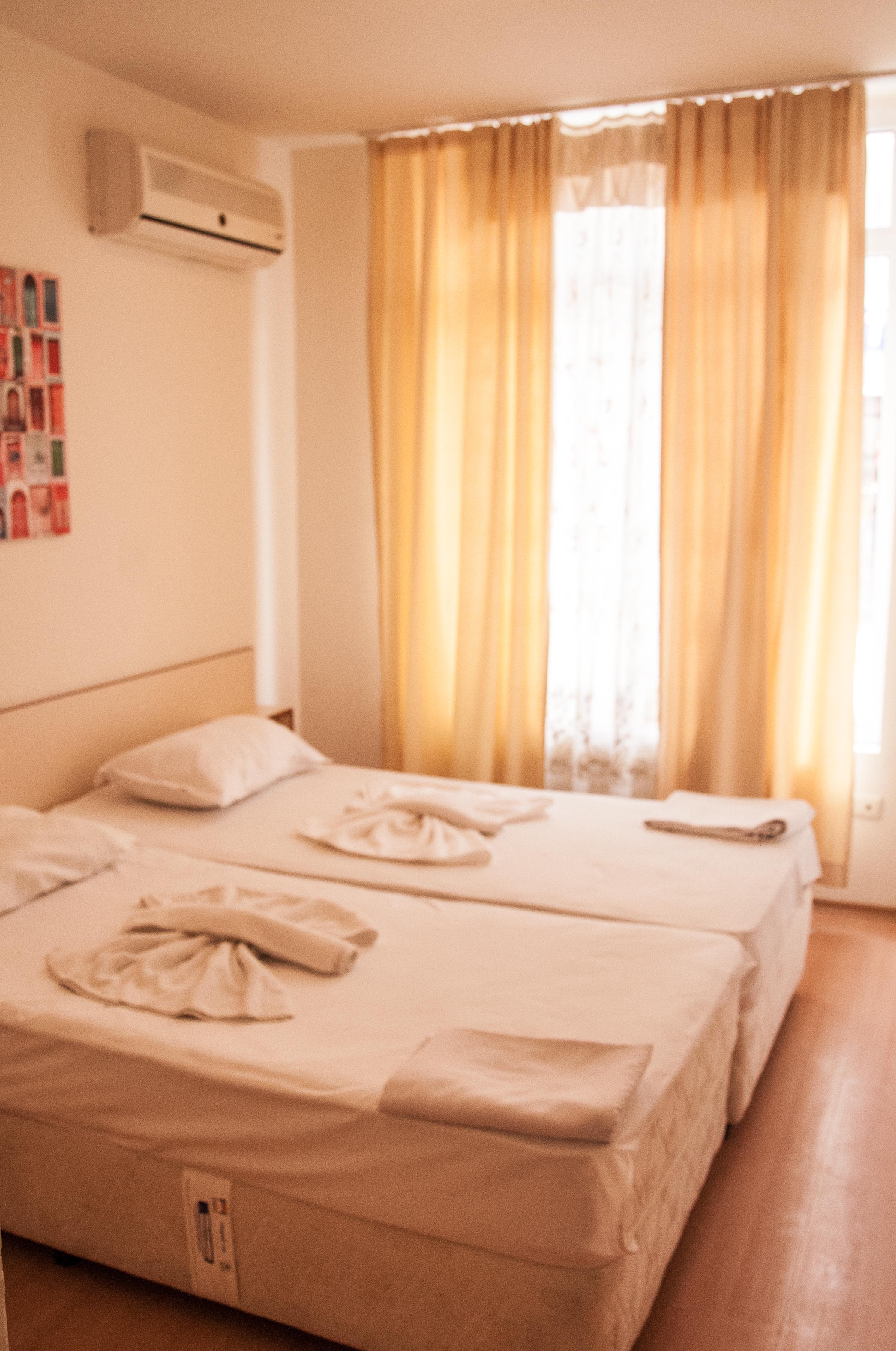 Rainbow 2 Holiday Complex Pantai Sunny Bagian luar foto