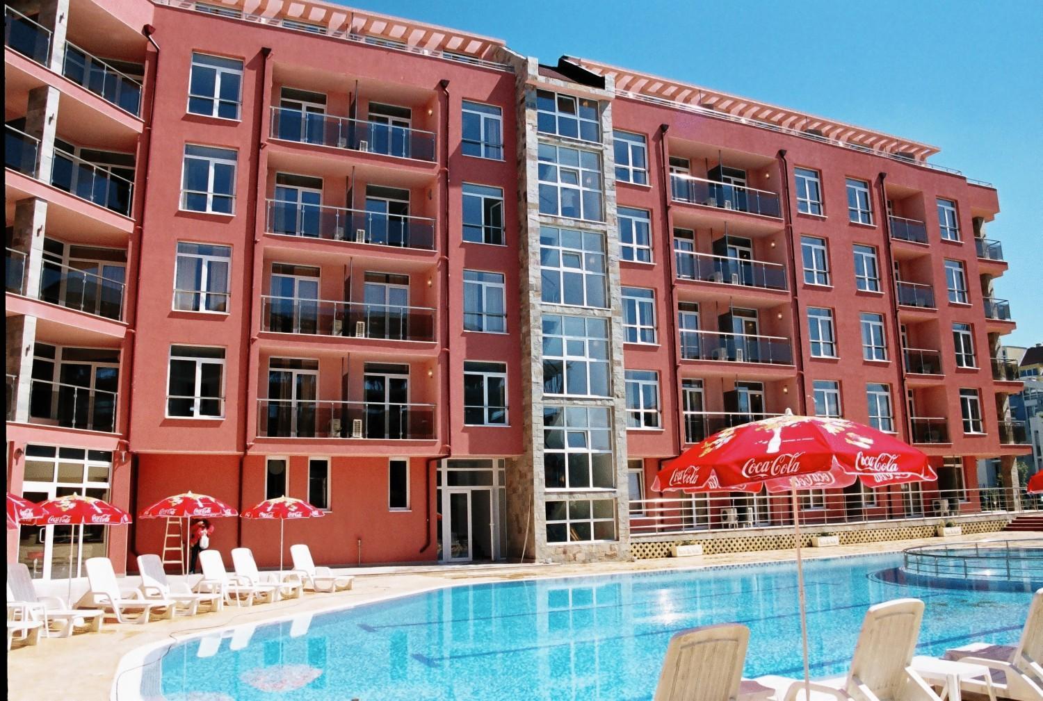 Rainbow 2 Holiday Complex Pantai Sunny Bagian luar foto