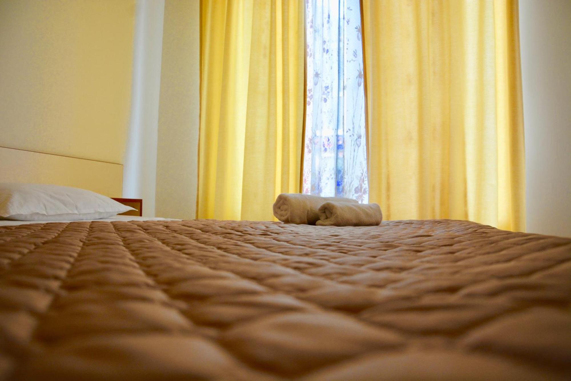Rainbow 2 Holiday Complex Pantai Sunny Bagian luar foto